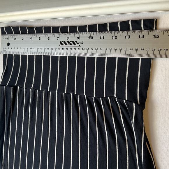 Green Envelope Los Angeles Women Long Skirt Size M Black White Striped Stretchy - Picture 4 of 8